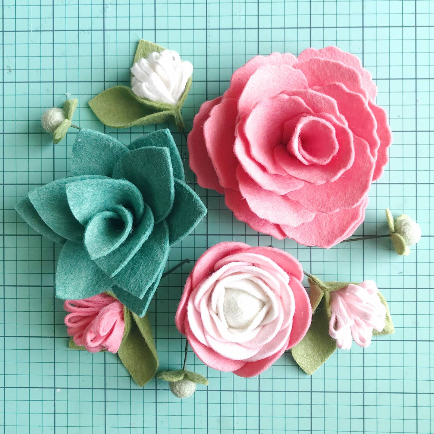 Felt Flower Craft Kit | Coral Sage Floral Trio