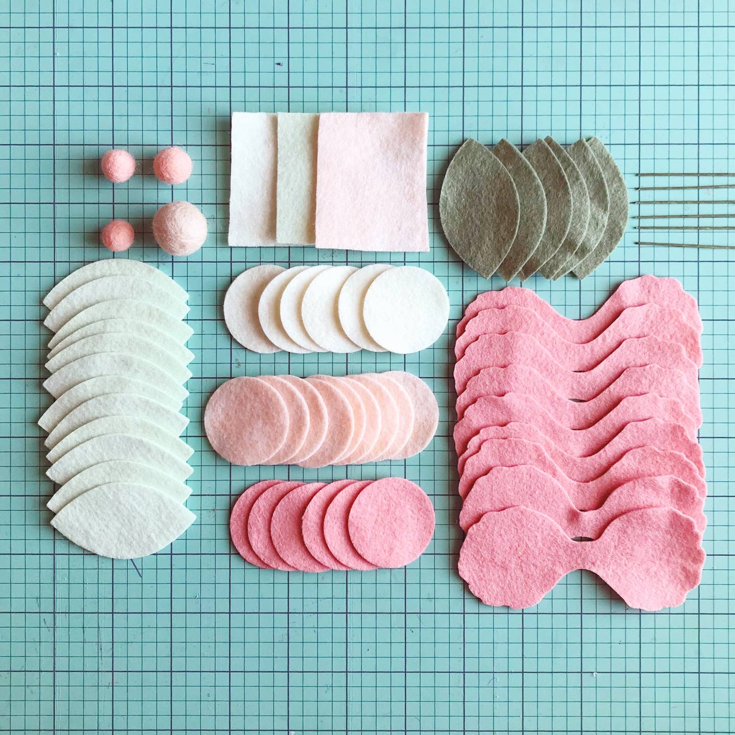 Felt Flower Craft Kit | Coral Sage Floral Trio