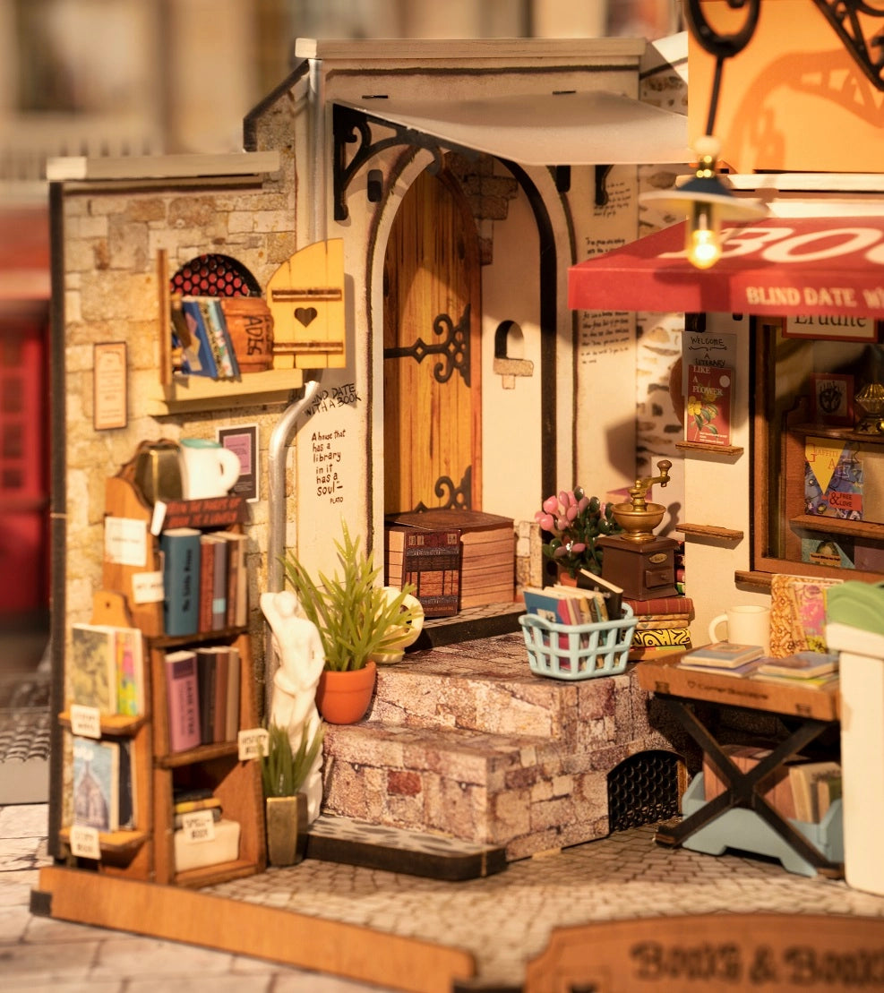 DG164 Corner Bookstore