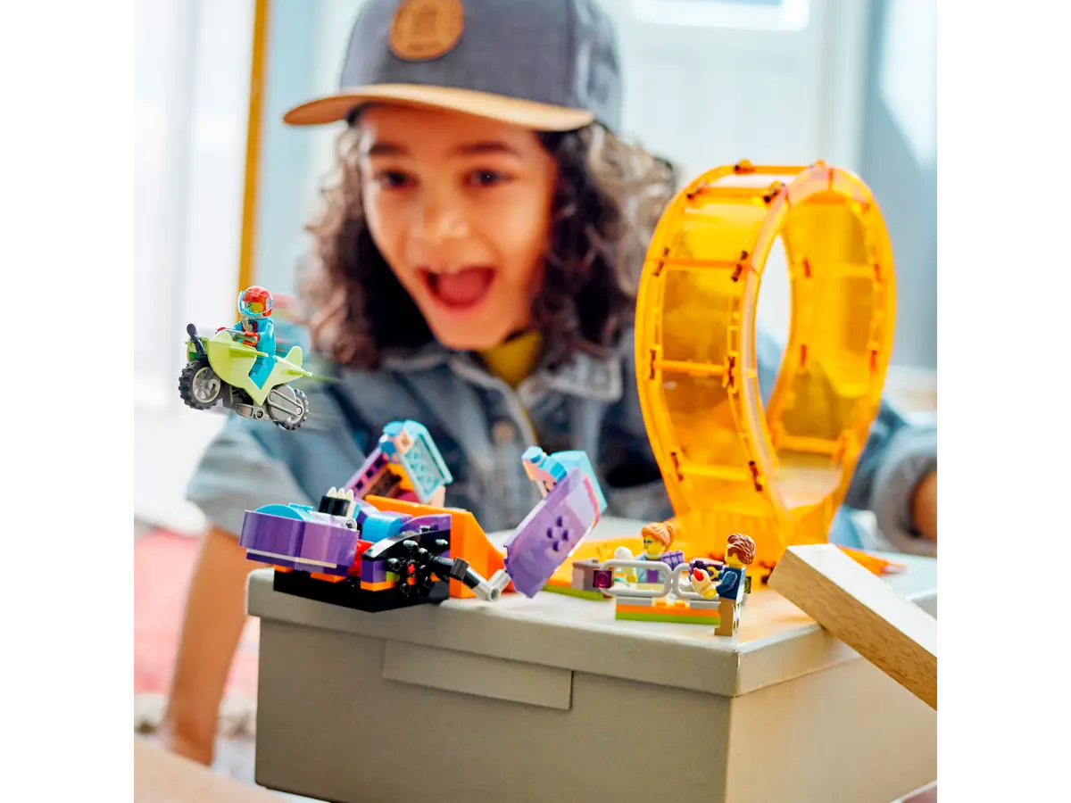 60338 Smashing Chimpanzee Stunt Loop
