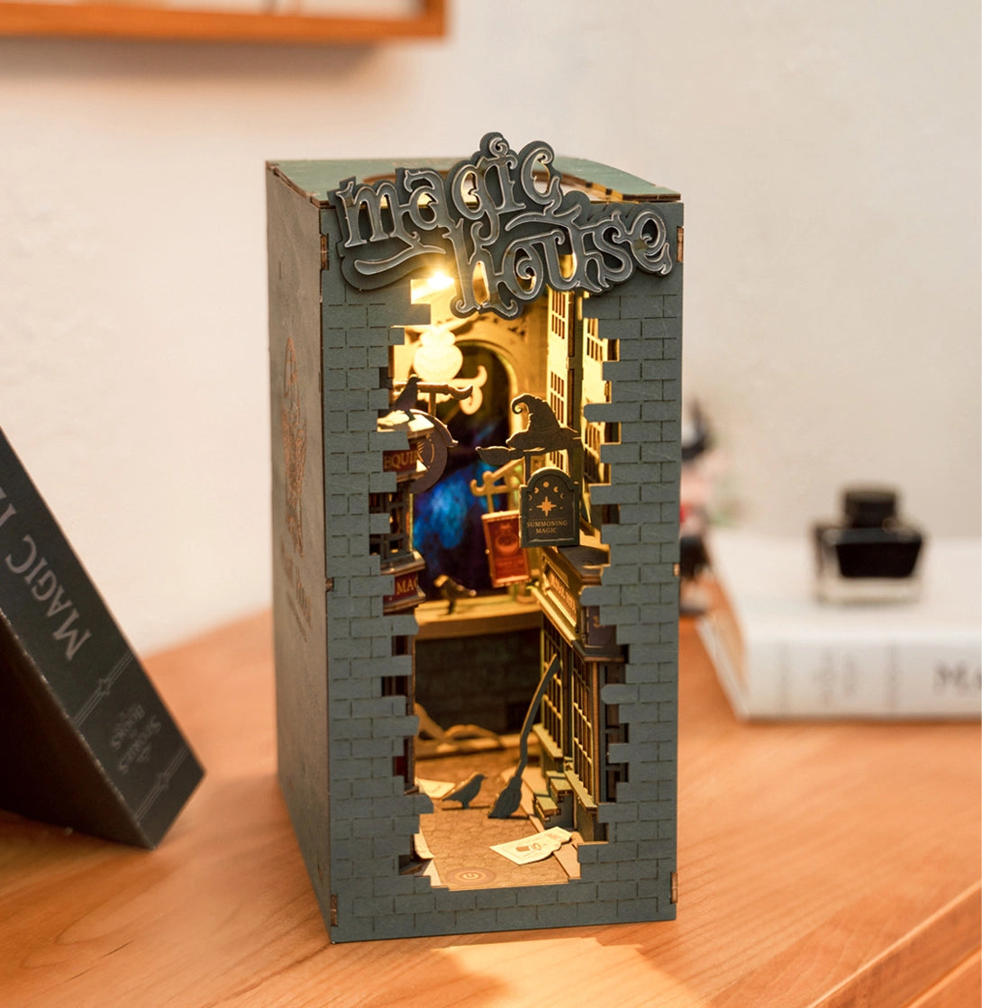 ROLIFE BOOK NOOK SHELF INSERT - MAGIC HOUSE TGB03