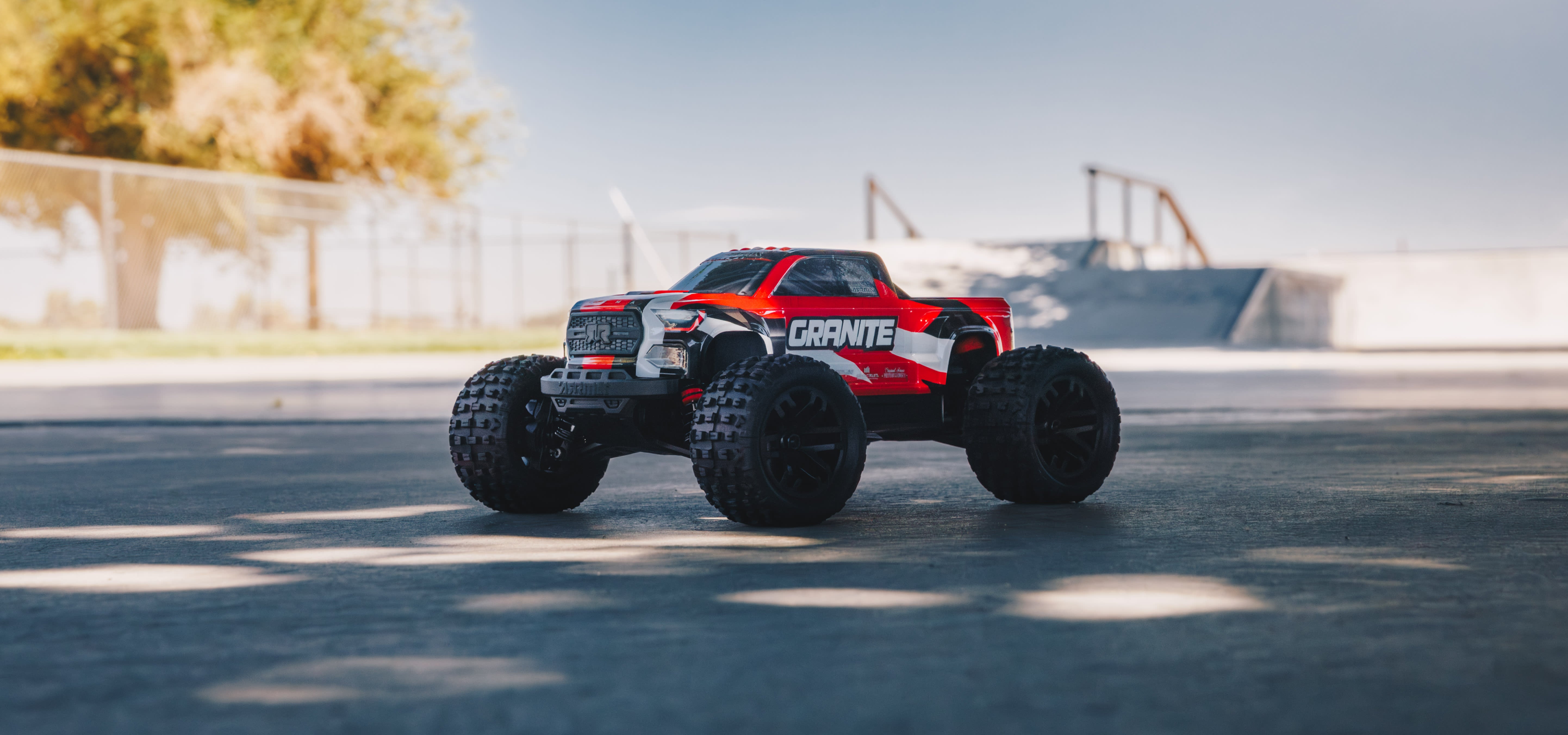 ARA2102T2	 GRANITE GROM 4x4 SMART Small Scale MT Red