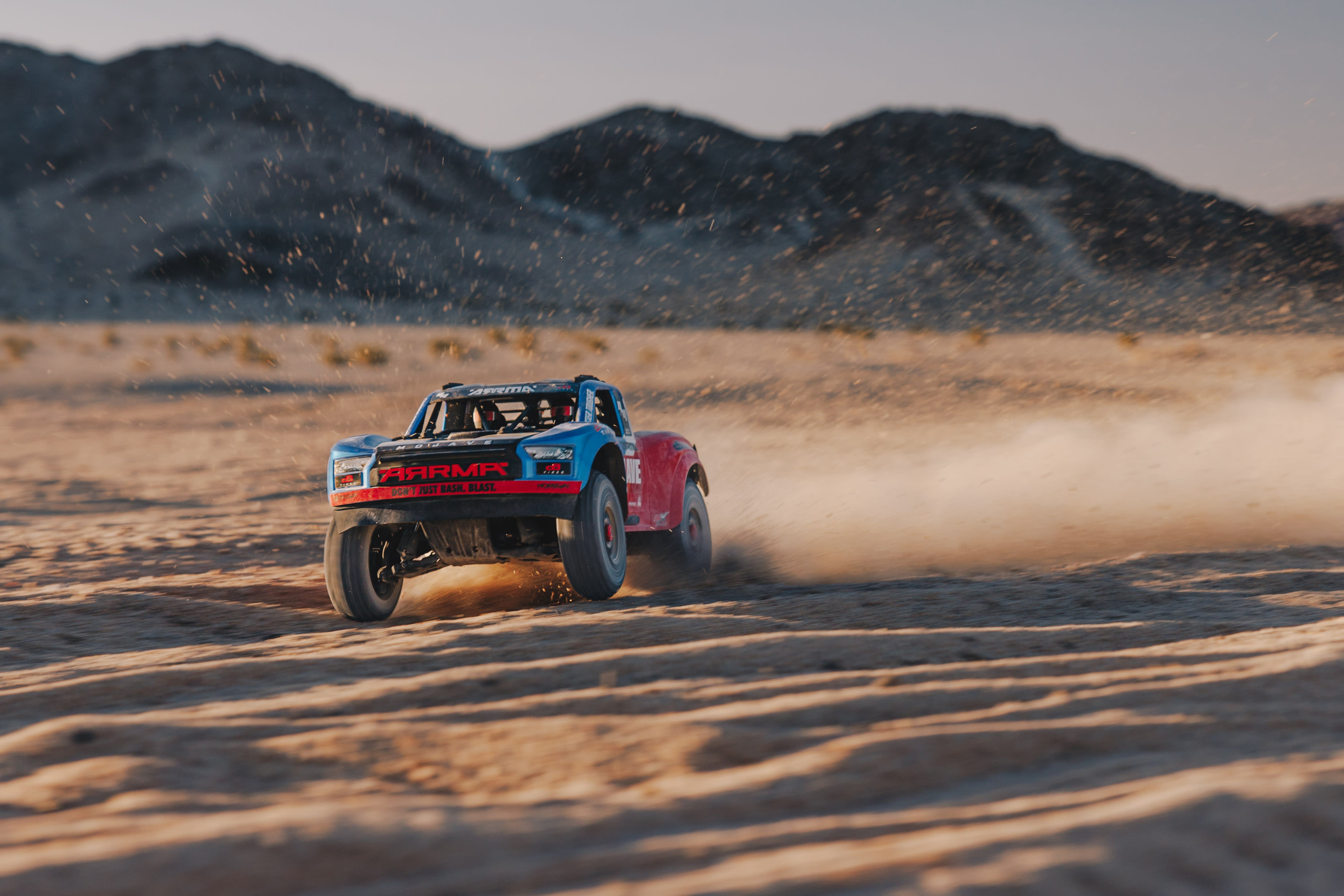 ARA4404T2	MOJAVE 4X4 4S BLX 1/8th Scale Desert Truck Blu/Red