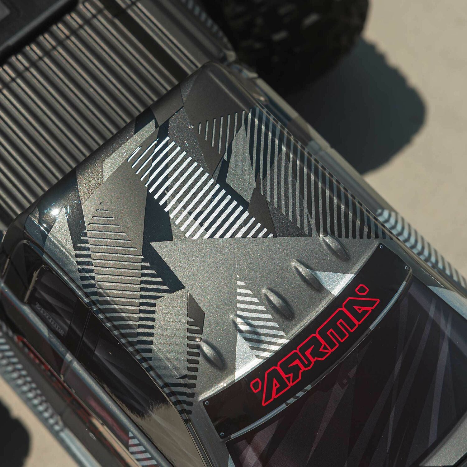 1/10 GRANITE 223S DSC 4X4 RTR Brushless Monster Truck, Gun Metal