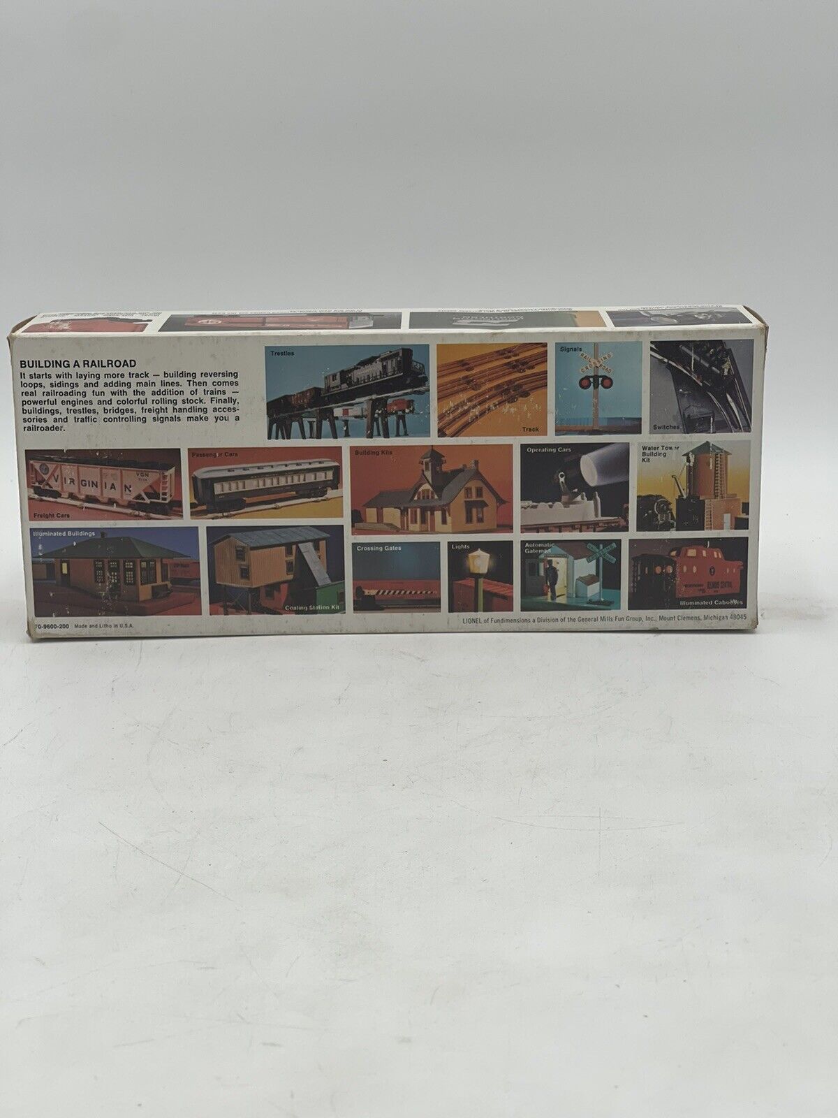 Lionel O/O27 Gauge Specialty Car Southern Pacific Piggyback with Trailers 6-933