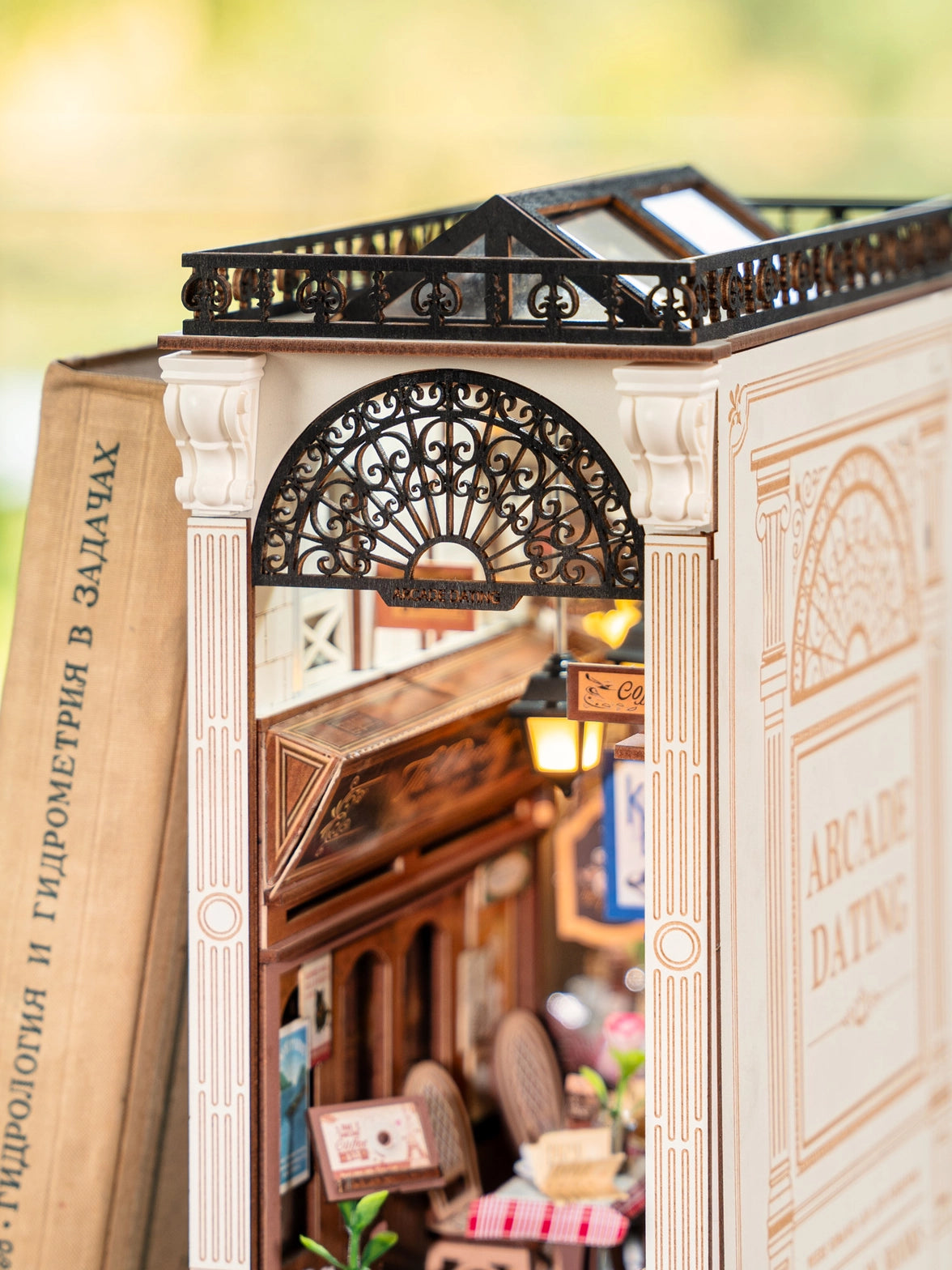 TGB10 Arcade Dating Book Nook