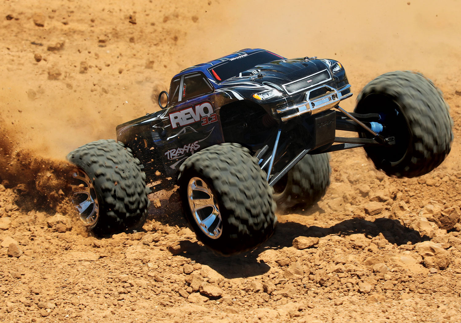 53097-3 - Revo® 3.3: 1/10 Scale 4WD Nitro-Powered BLUE