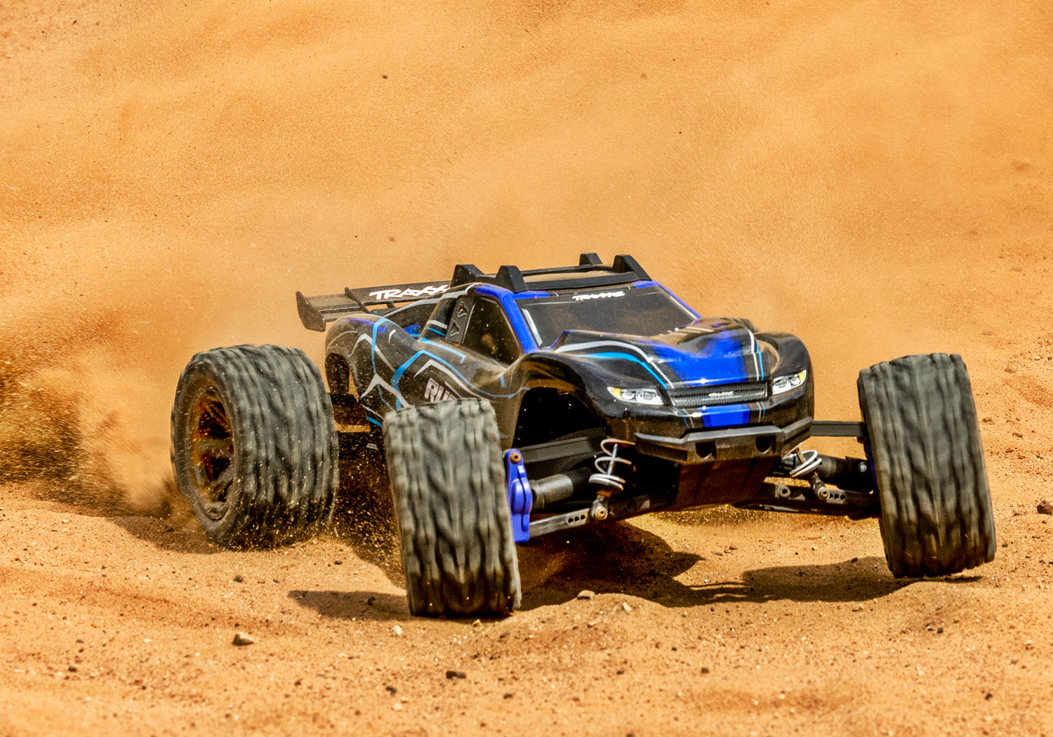 67164-4-BLUE RUSTLER 4X4 BL-2S Brushless: 1/10 Scale 4WD Stadium Truck