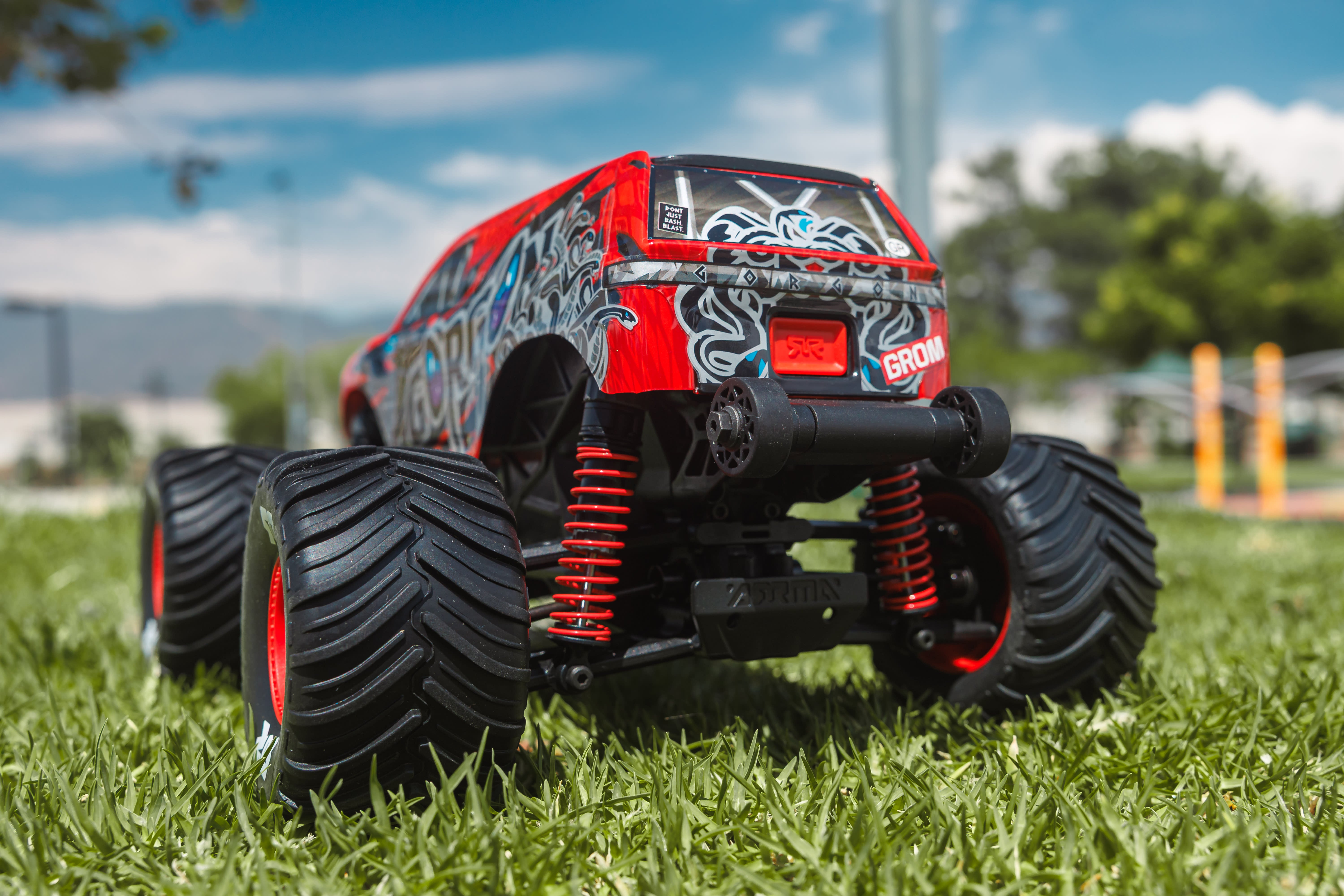 ARA2130 1/16 GORGON GROM 4X4 RTR Brushed Monster Truck (Battery & Charger Included)