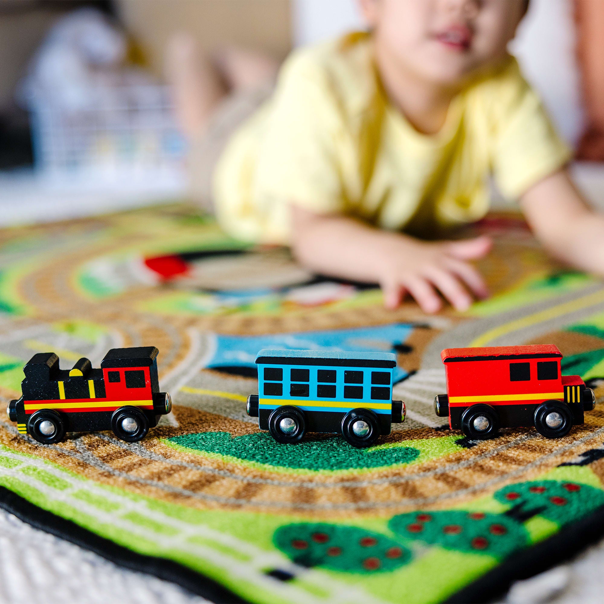 Melissa & Doug Round the Rails Train Rug - 9554