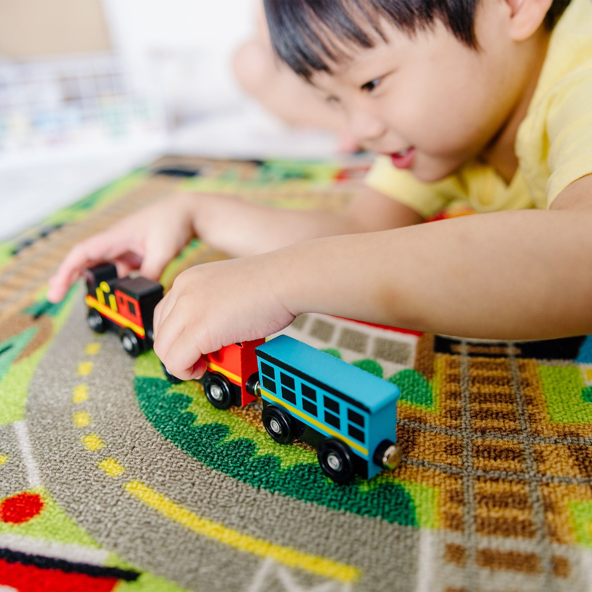 Melissa & Doug Round the Rails Train Rug - 9554