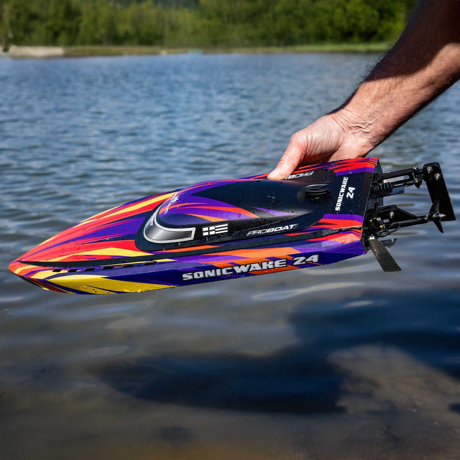 Sonicwake 24" Self-Righting Brushless Deep-V RTR (Battery & Charger Included), Red
