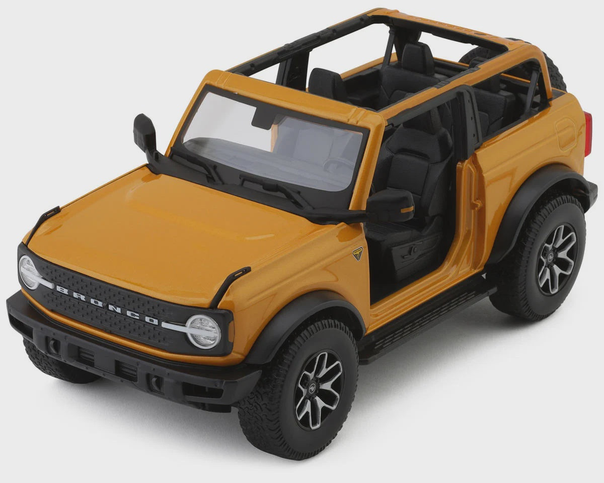 MAI31457 Maisto International 1/18 2021 Ford Bronco w/o Doors (Color Chosen at Random)