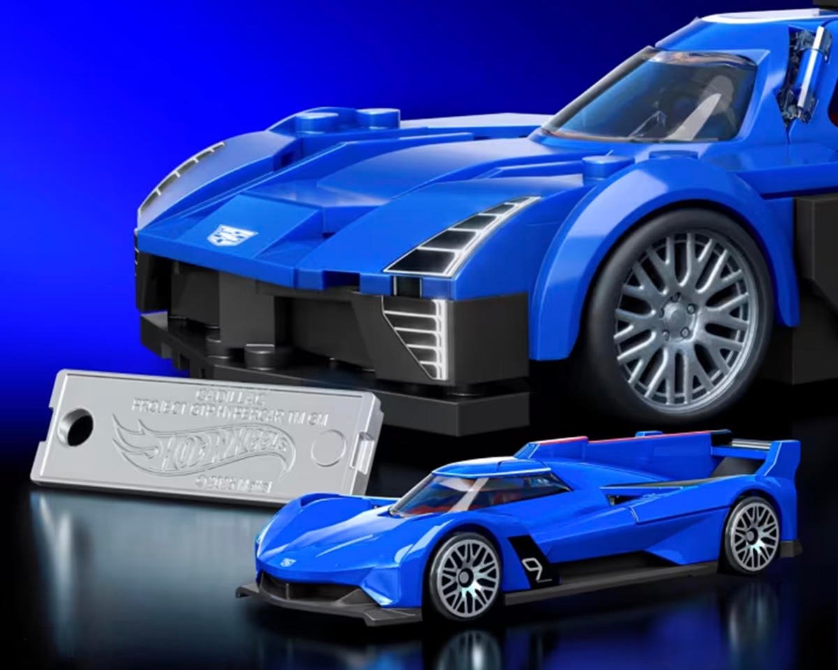 Mattel Brick Shop™ Hot Wheels® Cadillac® Project GTP Hypercar Set w/Die-Cast Cadillac Project GTP Hypercar