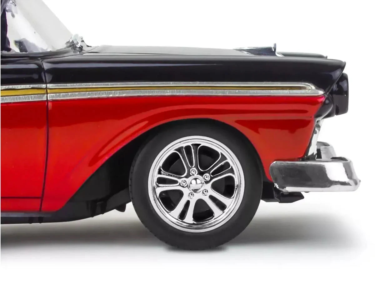 Revell 1/25 1957 Ford Del Rio Ranch Wagon 2-in-1 Plastic Model Kit